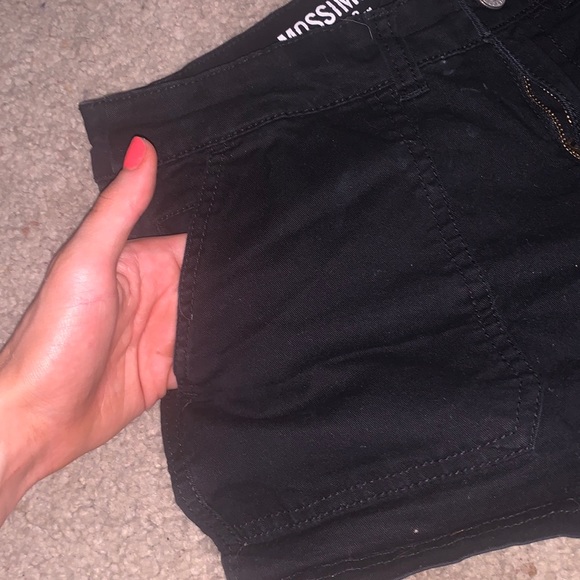 Black khaki shorts - Picture 2 of 4